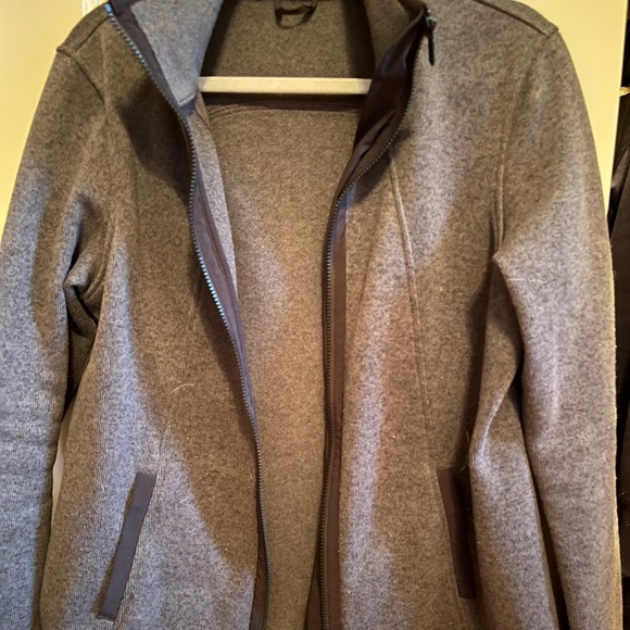 Lululemon it’s Fleecing Cold Jacket 10 - Picture 2 of 5
